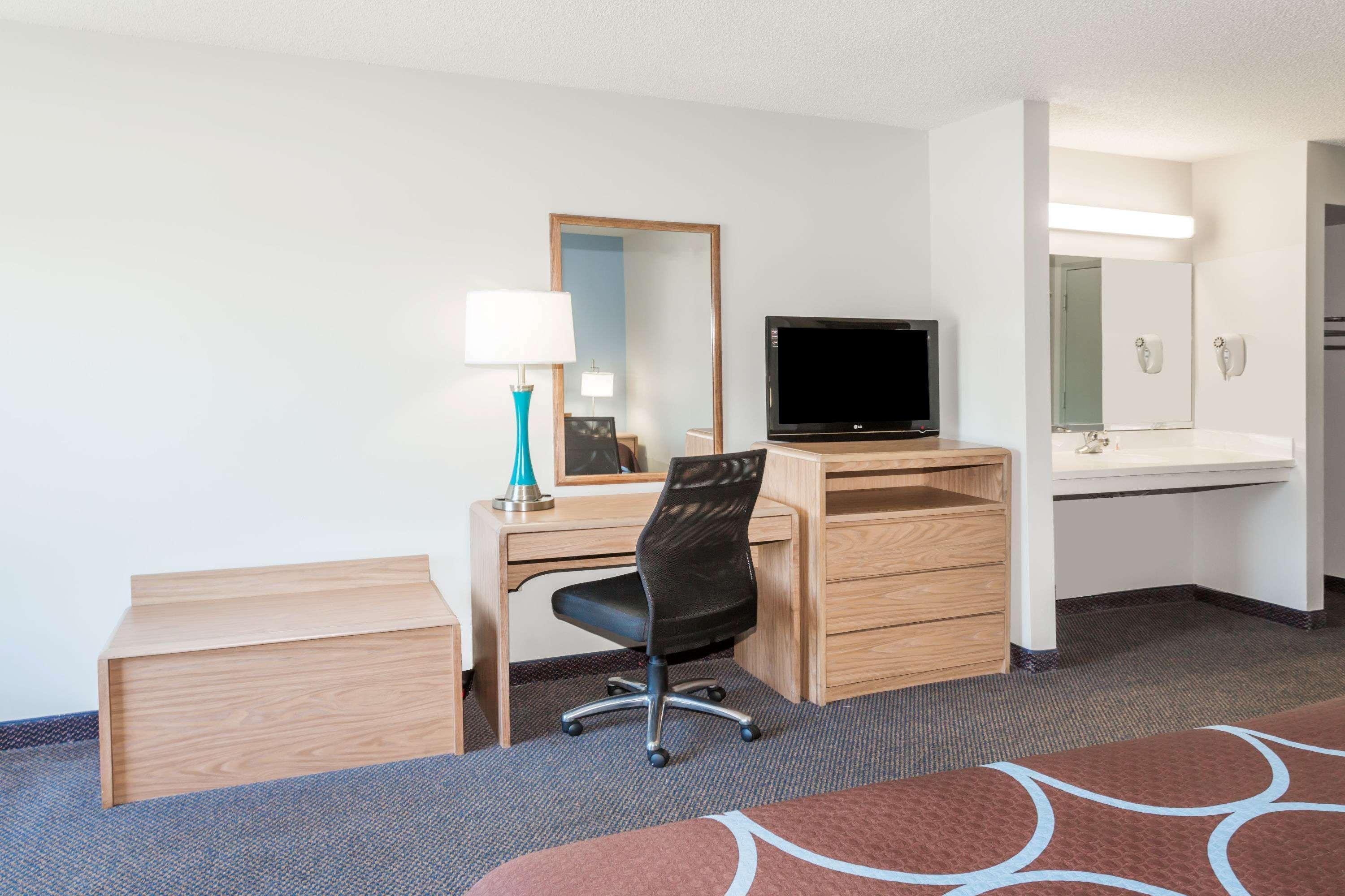 Super 8 By Wyndham Valdosta Ga I-75 Hotell Eksteriør bilde